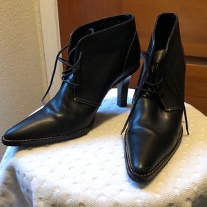 Coach “Betty” pumps 7.5